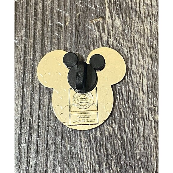 Disney Mickey Icon Pin Cheshire Cat Stripes Pink Purple Enamel Trading 2011 - Picture 2 of 6